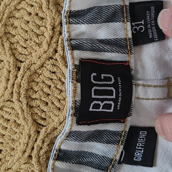 Urban Outfitters BDG High-Rise Button-Fly Light Wash Jean - Size 31 - Picture 7 of 8